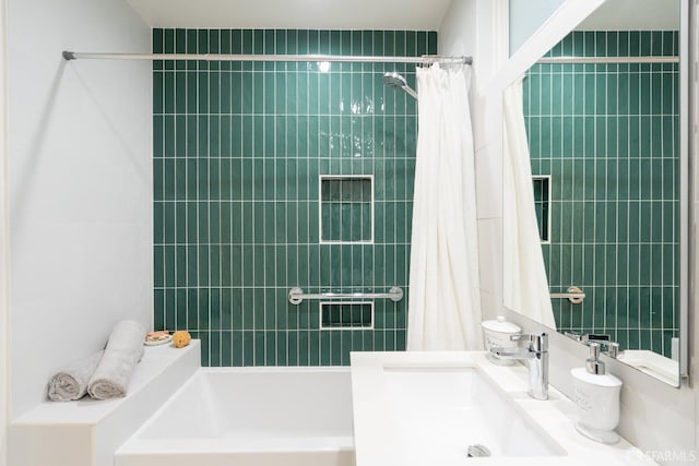 350 Dolores St, San Francisco, CA 94110 - full bath featuring a sink and shower / tub combo with curtain