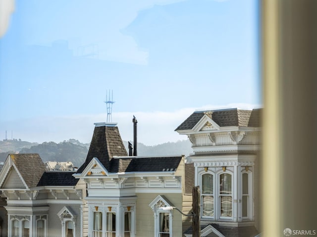 1850 Laguna St, San Francisco, CA 94115 - view of property featuring a mountain view
