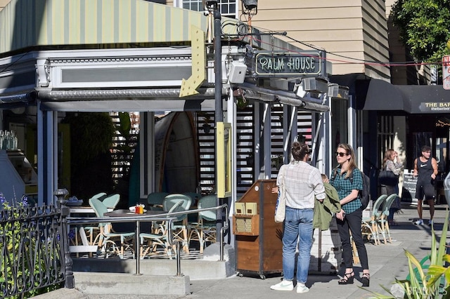 1935-1937 Greenwich St, San Francisco, CA 94123 - exterior space