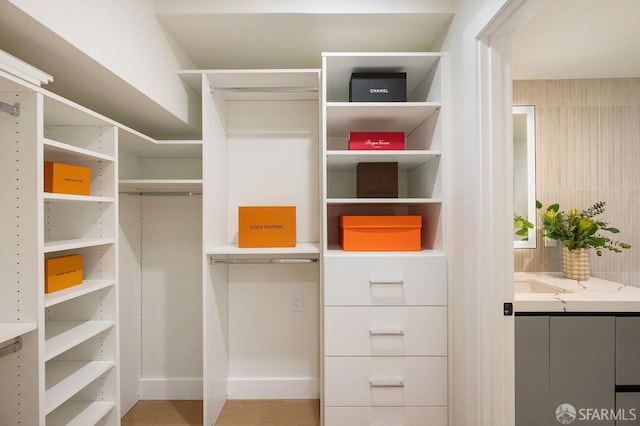 1935-1937 Greenwich St, San Francisco, CA 94123 - view of spacious closet