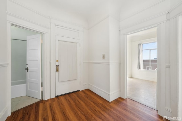 entryway featuring wood finished floors