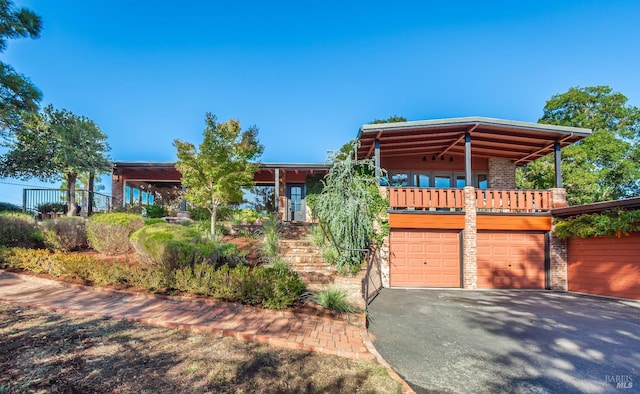 view of front of house featuring a garage