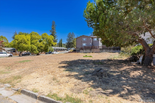 Listing photo 3 for 1800 Richardson St, Martinez CA 94553