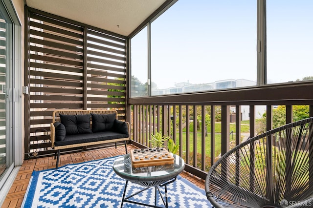 1520 Ofarrell St Unit 4, San Francisco, CA 94115 - balcony with outdoor lounge area