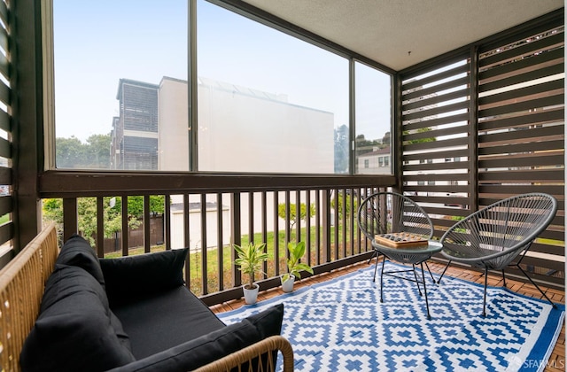 1520 Ofarrell St Unit 4, San Francisco, CA 94115 - view of sunroom / solarium