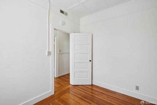3046-3048 Polk St, San Francisco, CA 94109 - empty room featuring wood finished floors and a smoke detector