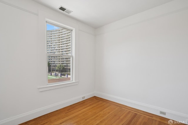 3046-3048 Polk St, San Francisco, CA 94109 - unfurnished room with baseboards and light wood-style floors