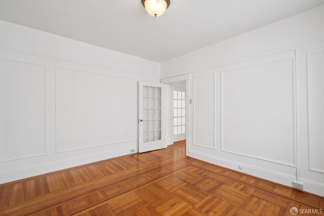 3046-3048 Polk St, San Francisco, CA 94109 - unfurnished room featuring a decorative wall