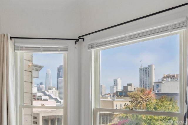 968-970 Broadway, San Francisco, CA 94133 - interior space featuring a skyline view