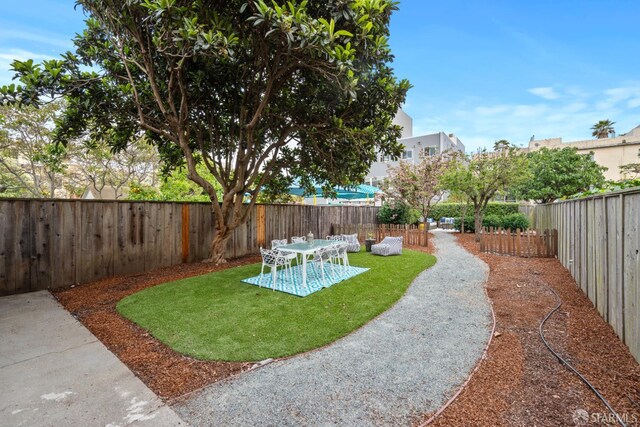 1871 Alemany Blvd, San Francisco, CA 94112 - view of yard with a patio area