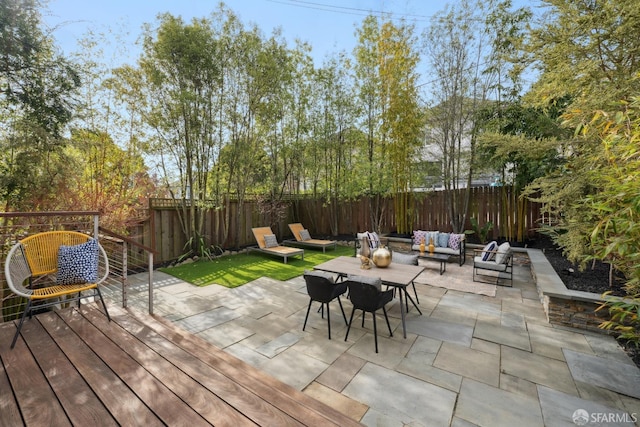 view of patio / terrace featuring an outdoor hangout area