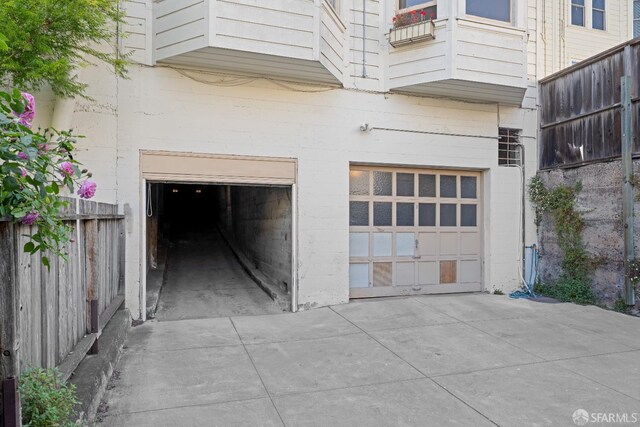 59 Collingwood St, San Francisco, CA 94114 - garage featuring concrete driveway