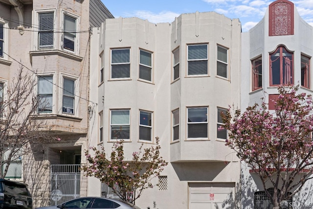 59 Collingwood St, San Francisco, CA 94114 - view of building exterior with an attached garage