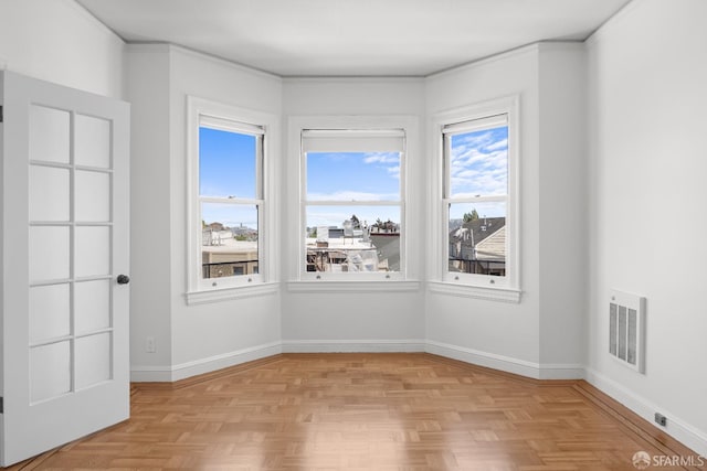 59 Collingwood St, San Francisco, CA 94114 - empty room featuring plenty of natural light and baseboards