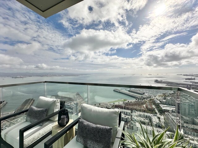 401 Harrison St Unit 48C, San Francisco, CA 94105 - balcony featuring a water view