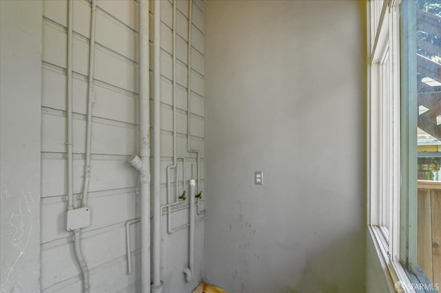 2758 23rd St, San Francisco, CA 94110 - laundry view