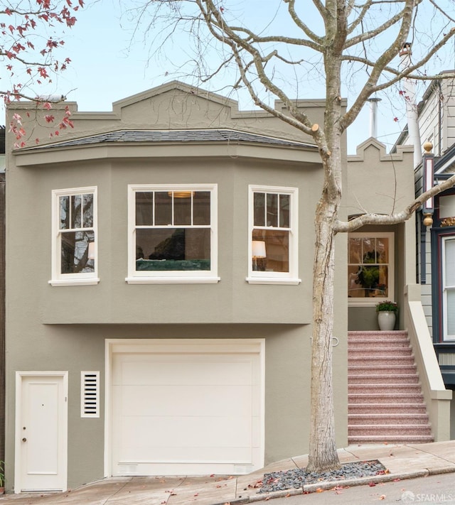 view of front of house featuring a garage