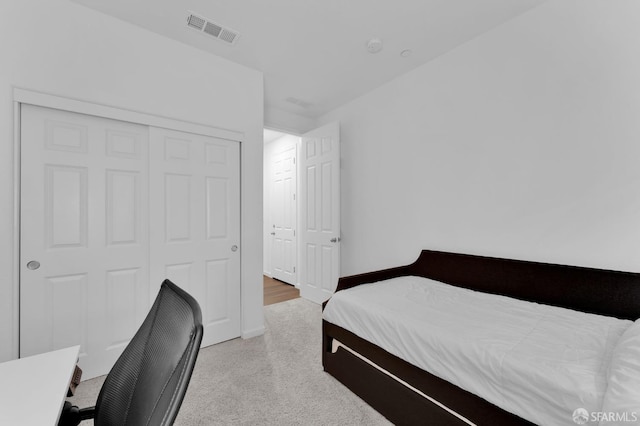 bedroom featuring a closet