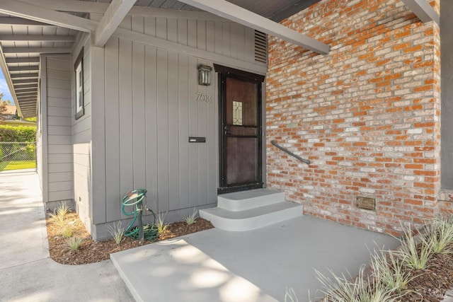 703 W St, Petaluma, CA 94952 - entrance to property with brick siding and a patio area