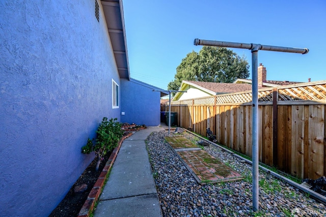 4301 Hillview Dr, Pittsburg, CA 94565 - view of yard with a fenced backyard