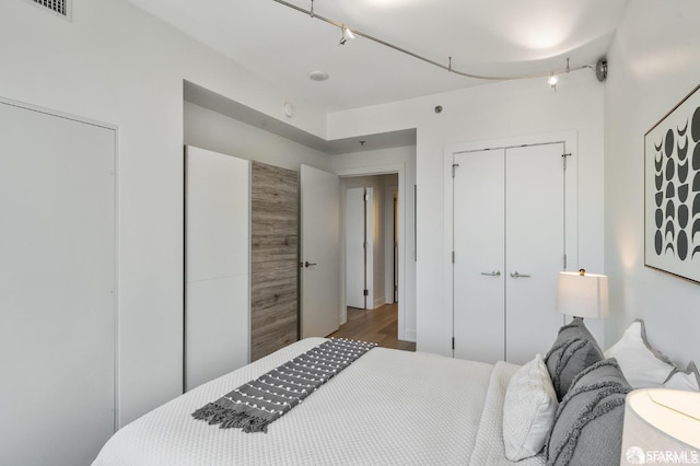 338 Main St Unit 35E, San Francisco, CA 94105 - bedroom with wood finished floors and a closet
