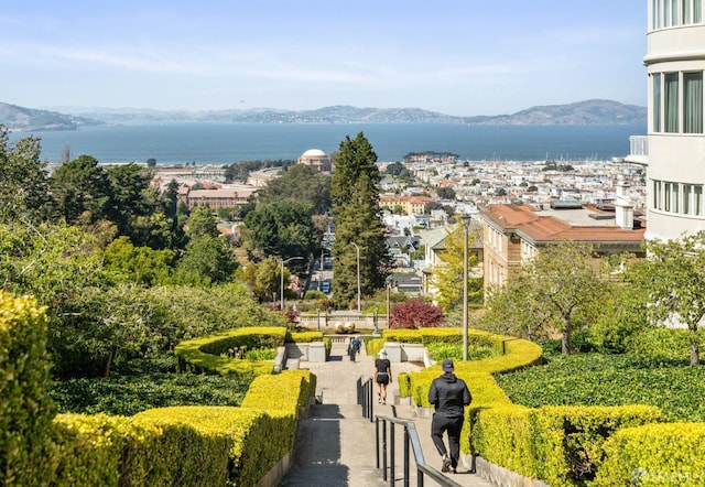 surrounding community featuring a mountain view