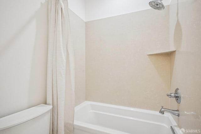 176 Summit Way, San Francisco, CA 94132 - full bath featuring shower / bath combo and toilet
