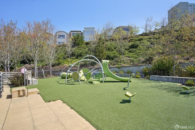 176 Summit Way, San Francisco, CA 94132 - surrounding community featuring a yard