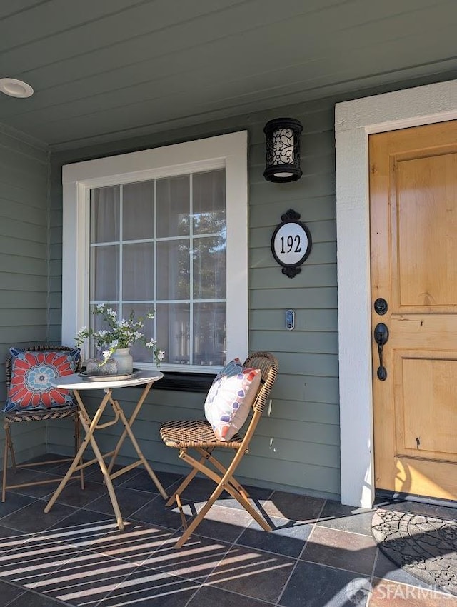 192 Ridgeway Ave, Oakland, CA 94611 - property entrance with a porch