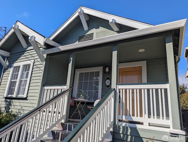 192 Ridgeway Ave, Oakland, CA 94611 - property entrance with a porch