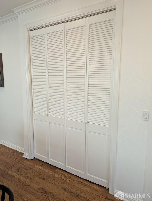 192 Ridgeway Ave, Oakland, CA 94611 - detailed view of wood finished floors and crown molding