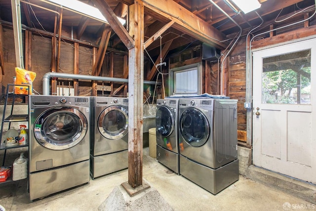 laundry room with laundry area and washer and clothes dryer