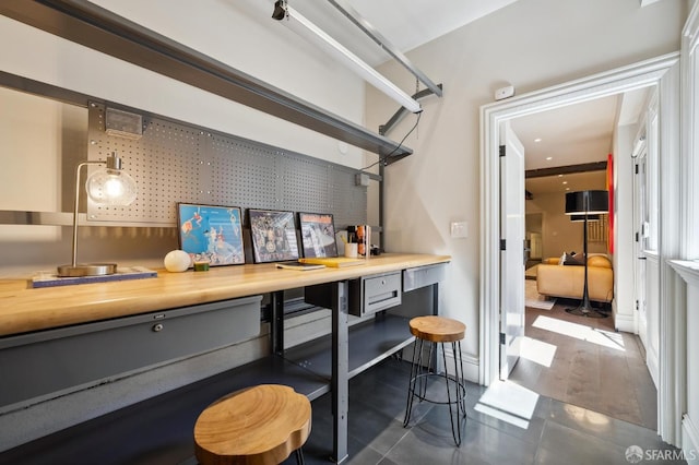 bar featuring butcher block countertops