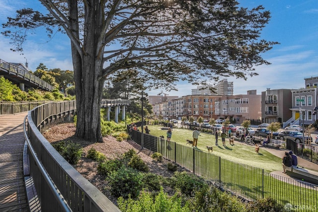 1123 Greenwich St, San Francisco, CA 94109 - view of home's community