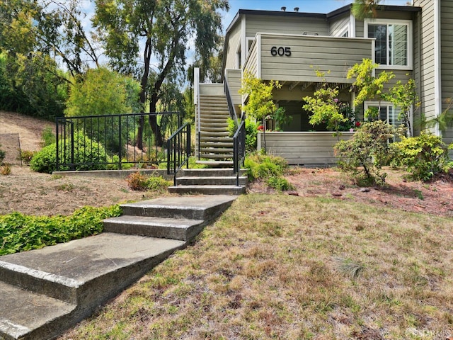 605 Canyon Oaks Dr Unit B, Oakland, CA 94605 - view of front of property with stairs