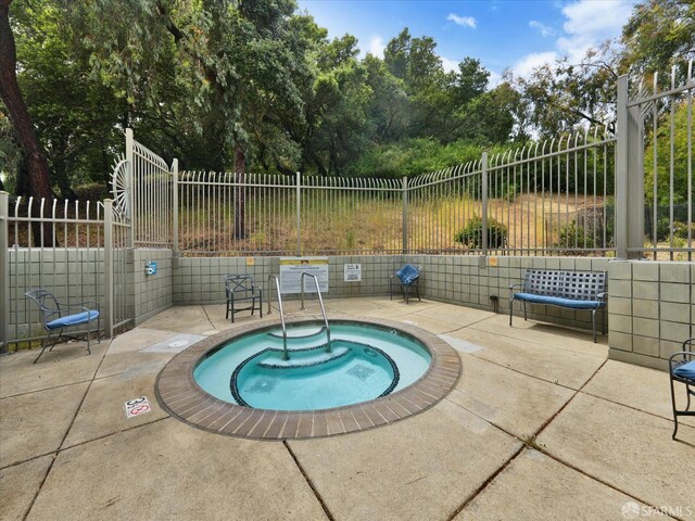 605 Canyon Oaks Dr Unit B, Oakland, CA 94605 - view of swimming pool with a patio area
