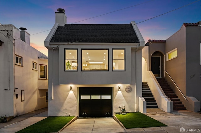 view of front facade featuring a garage