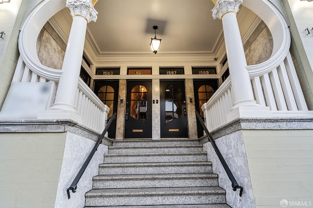 property entrance with covered porch