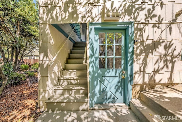 3779 Park Boulevard Way, Oakland, CA 94610 - property entrance