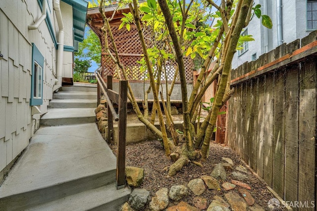 3779 Park Boulevard Way, Oakland, CA 94610 - view of yard featuring entry steps