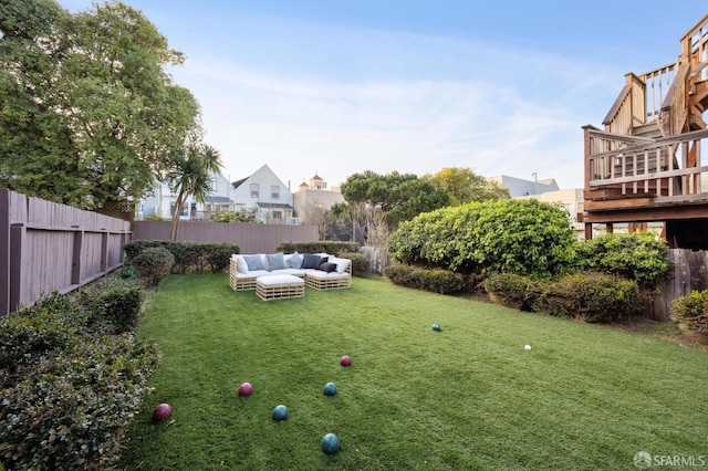 view of yard featuring an outdoor living space