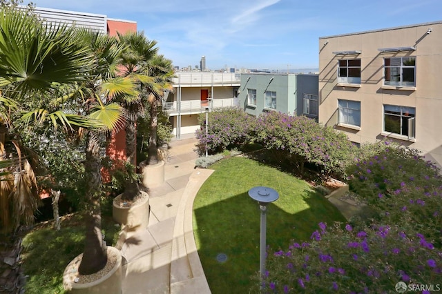 451 Kansas St Unit 428, San Francisco, CA 94107 - view of property's community featuring a yard