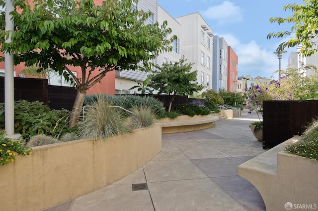 451 Kansas St Unit 428, San Francisco, CA 94107 - view of property's community featuring a patio
