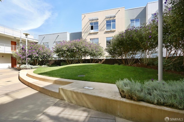 451 Kansas St Unit 428, San Francisco, CA 94107 - view of home's community with a yard
