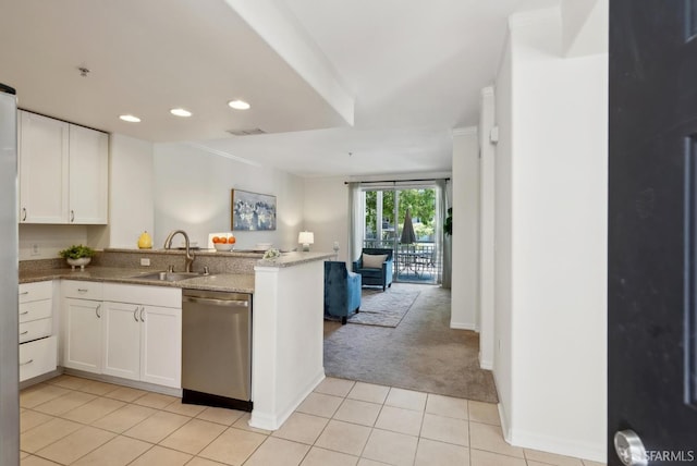 3901 Lick Mill Blvd Unit 165, Santa Clara, CA 95054 - kitchen with dishwasher, a sink, a peninsula, open floor plan, and light carpet