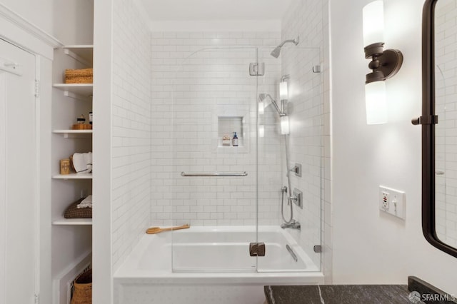 bathroom with enclosed tub / shower combo