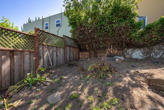 2714 Diamond St, San Francisco, CA 94131 - view of yard featuring fence