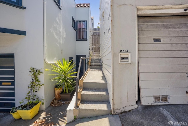 2714 Diamond St, San Francisco, CA 94131 - entrance to property featuring stucco siding