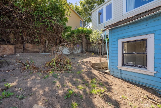 2714 Diamond St, San Francisco, CA 94131 - view of yard featuring fence