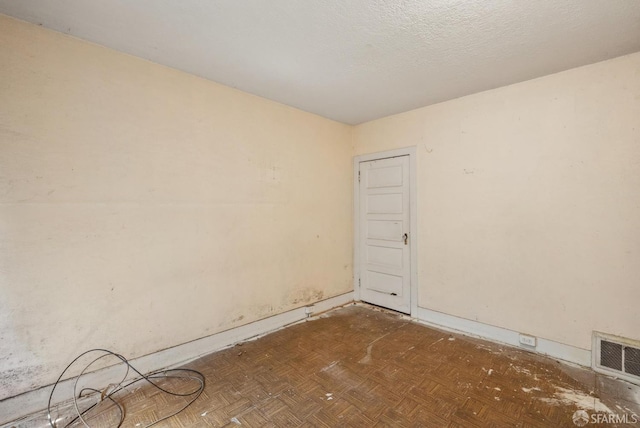 2714 Diamond St, San Francisco, CA 94131 - empty room featuring baseboards